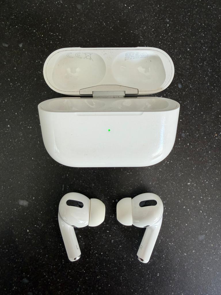 AirPods Pro - Ruisonderdrukking/Transparantie defect, Overige merken, Gebruikt, Draadloos, Op oor (supra aural)
