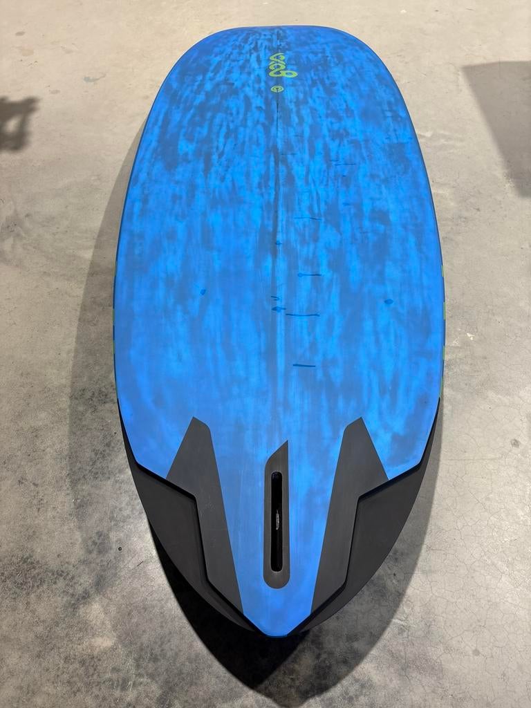 Goya Bolt 4 Carbon - 139L / Nieuwste model / ZGAN, Watersport en Boten, Windsurfen, Ophalen, Minder dan 250 cm, -, Zo goed als nieuw