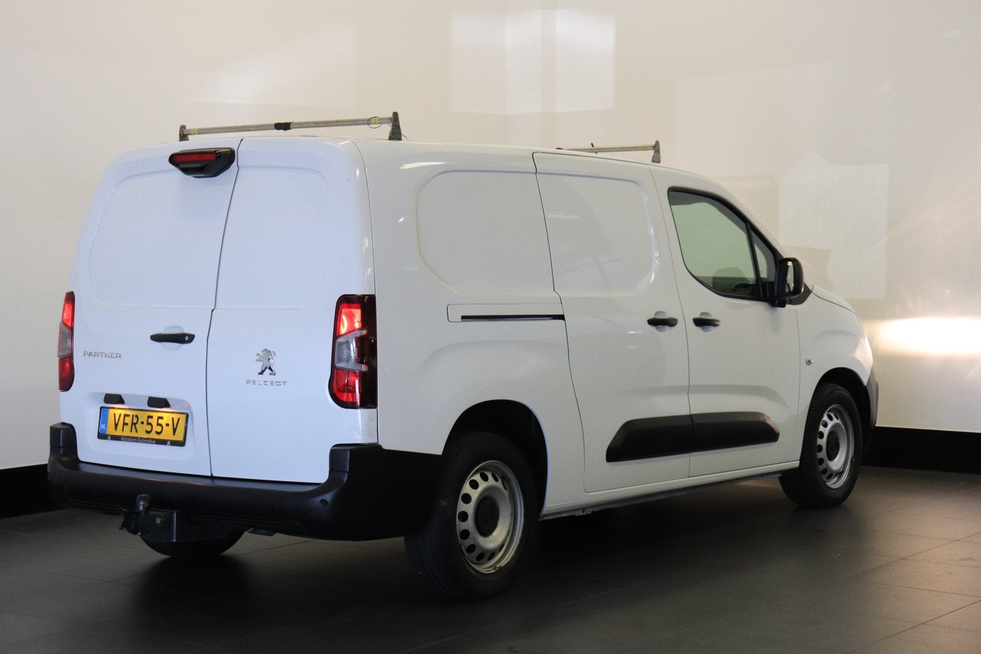 Peugeot Partner 1.5 BlueHDI L2 EURO 6 - Airco - Navi - Cruis, Voorwielaandrijving, Gebruikt, 4 cilinders, Wit