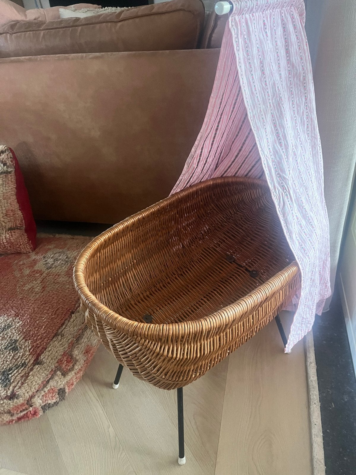 Vintage Rotan Wiegje met Hemeltje, Ophalen, Zo goed als nieuw, Wieg