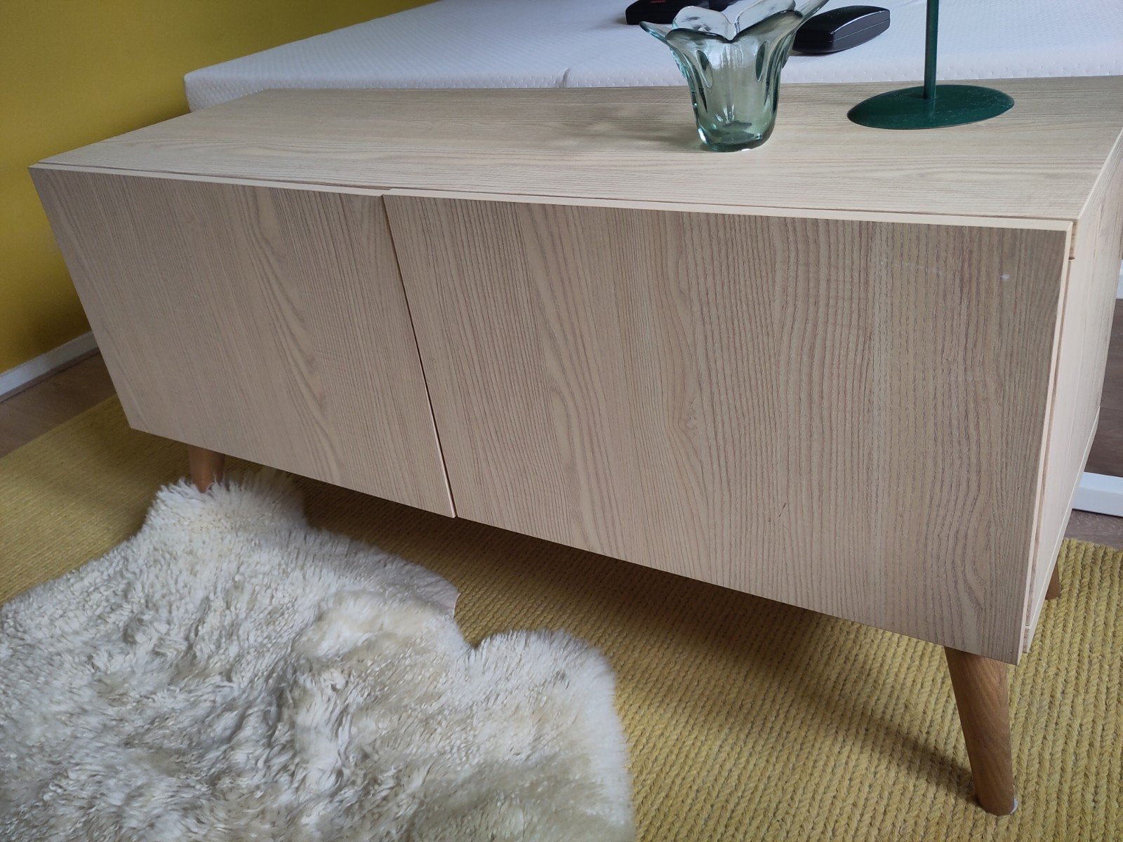 TV meubel met houten poten, Ophalen, Gebruikt