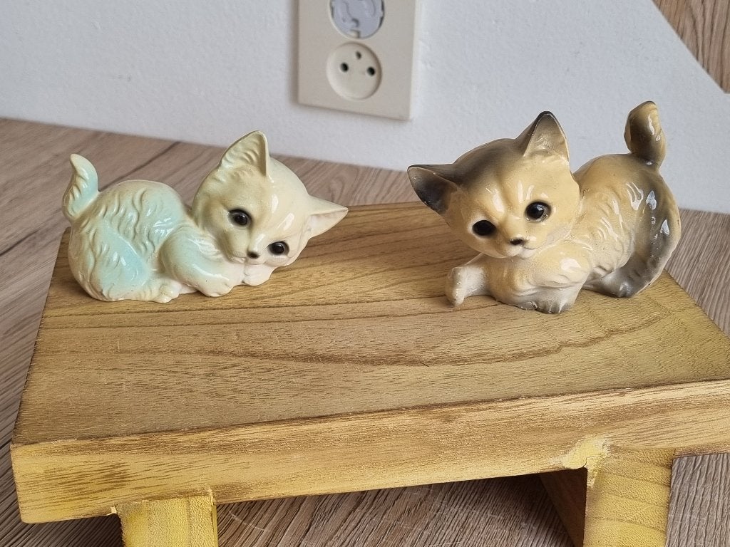 2 Mooie Vintage Verzamel Katten Beelden Decoratie Steen, Verzamelen, Verzenden, Gebruikt, Hond of Kat, Beeldje of Figuurtje
