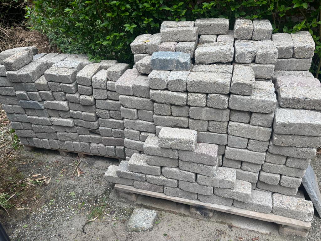 Gratis af te halen: Klinkers en stoeptegels, Ophalen of Verzenden, Gebruikt, Beton, Klinkers