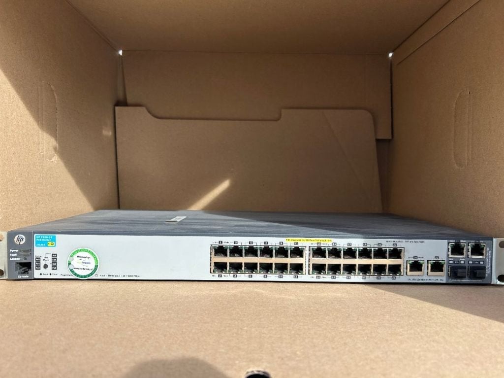 ➡️ Aruba HP Switch 2530 POE+ 2530-24 J9779A, Computers en Software, Netwerk switches, Ophalen of Verzenden, Zo goed als nieuw