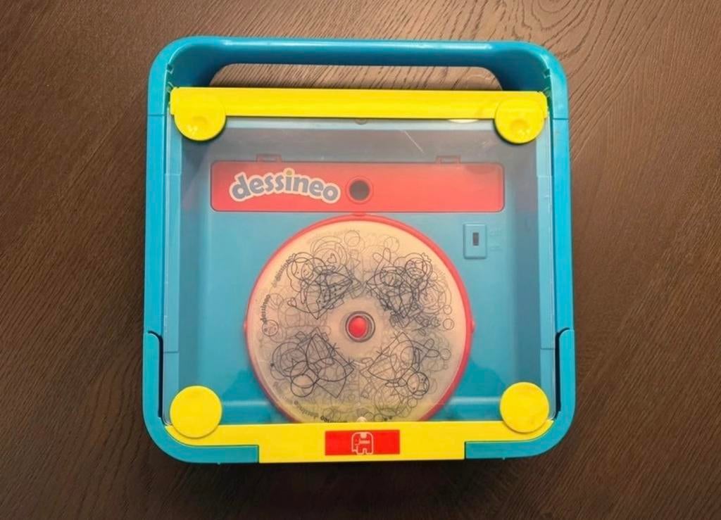 Dessineo Tekenprojector met Licht en Sjablonen, Ophalen of Verzenden, Gebruikt, Knutselen, Met licht
