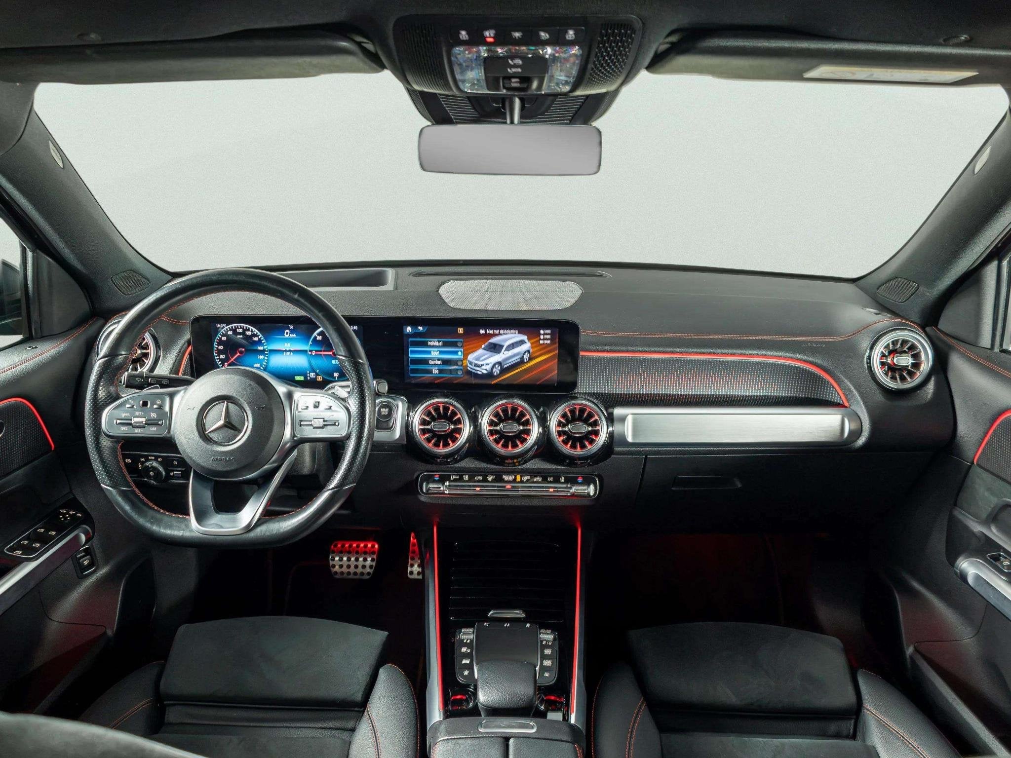 Mercedes-Benz EQB 250 AMG Line 67 kWh | Panorama dak, Auto's, Dealer onderhouden, Gebruikt, Zwart, SUV of Terreinwagen