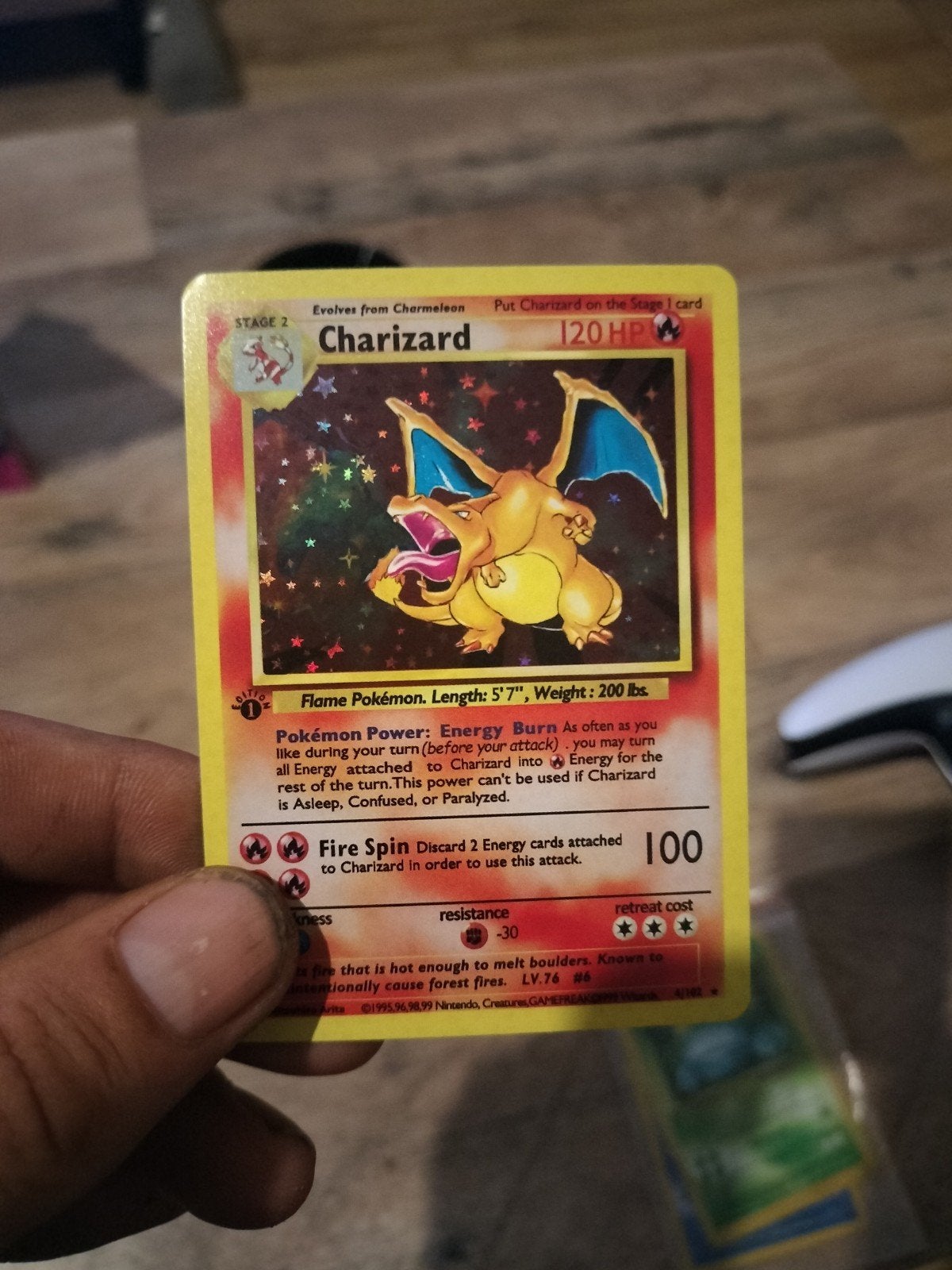 Pokémon Charizard Base Set 4/102 Holo (1999), Ophalen, Zo goed als nieuw, Losse kaart, Foil