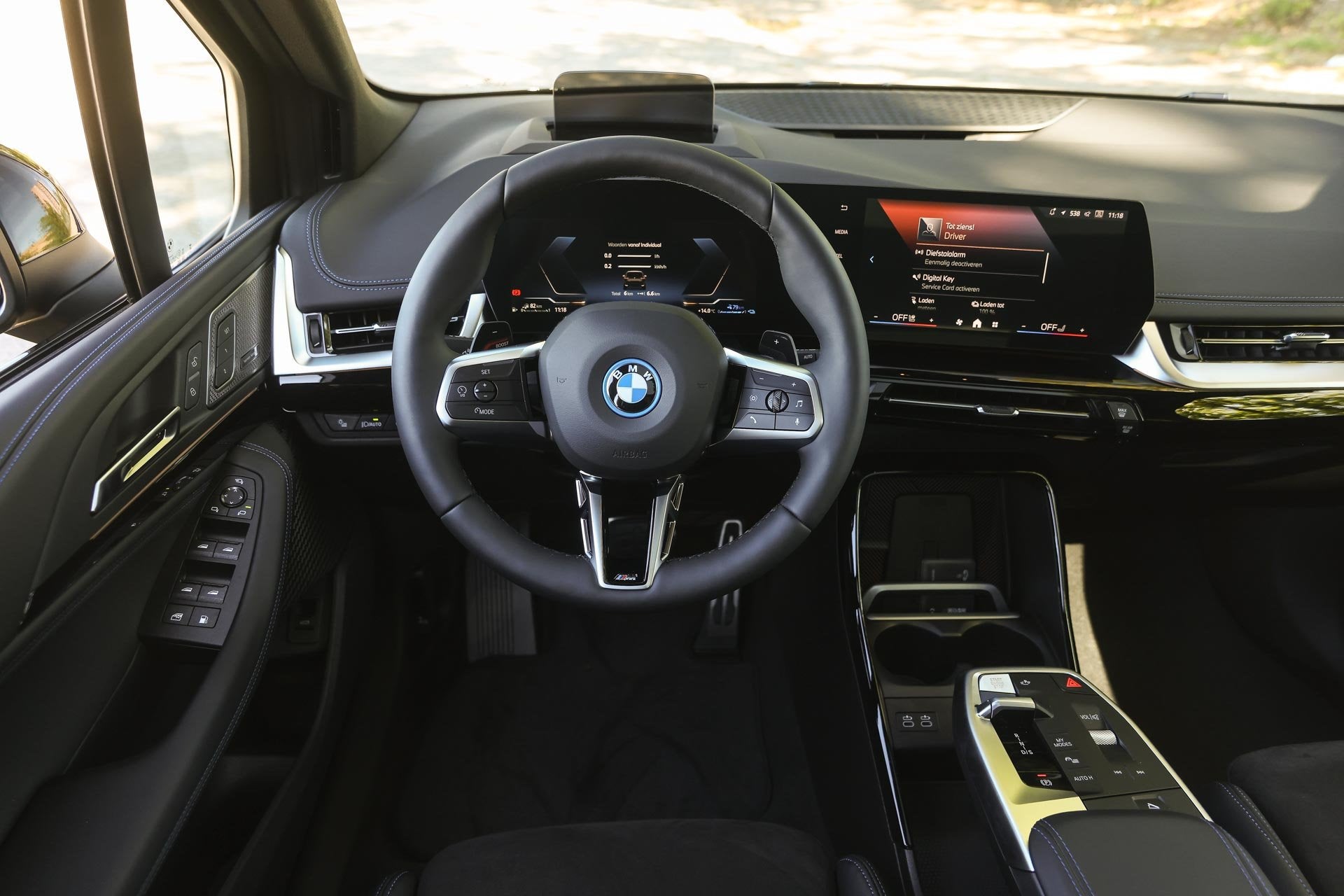 BMW 2 Serie Active Tourer 225e xDrive M Sport Automaat / Pan, Auto's, Automaat, Met garantie (alle), 38 km/l, Zwart
