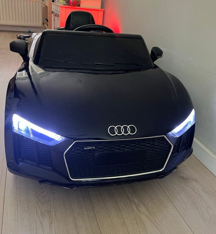 Mooie Audi R8 kinderauto - batterij snel leeg, Ophalen, Gebruikt
