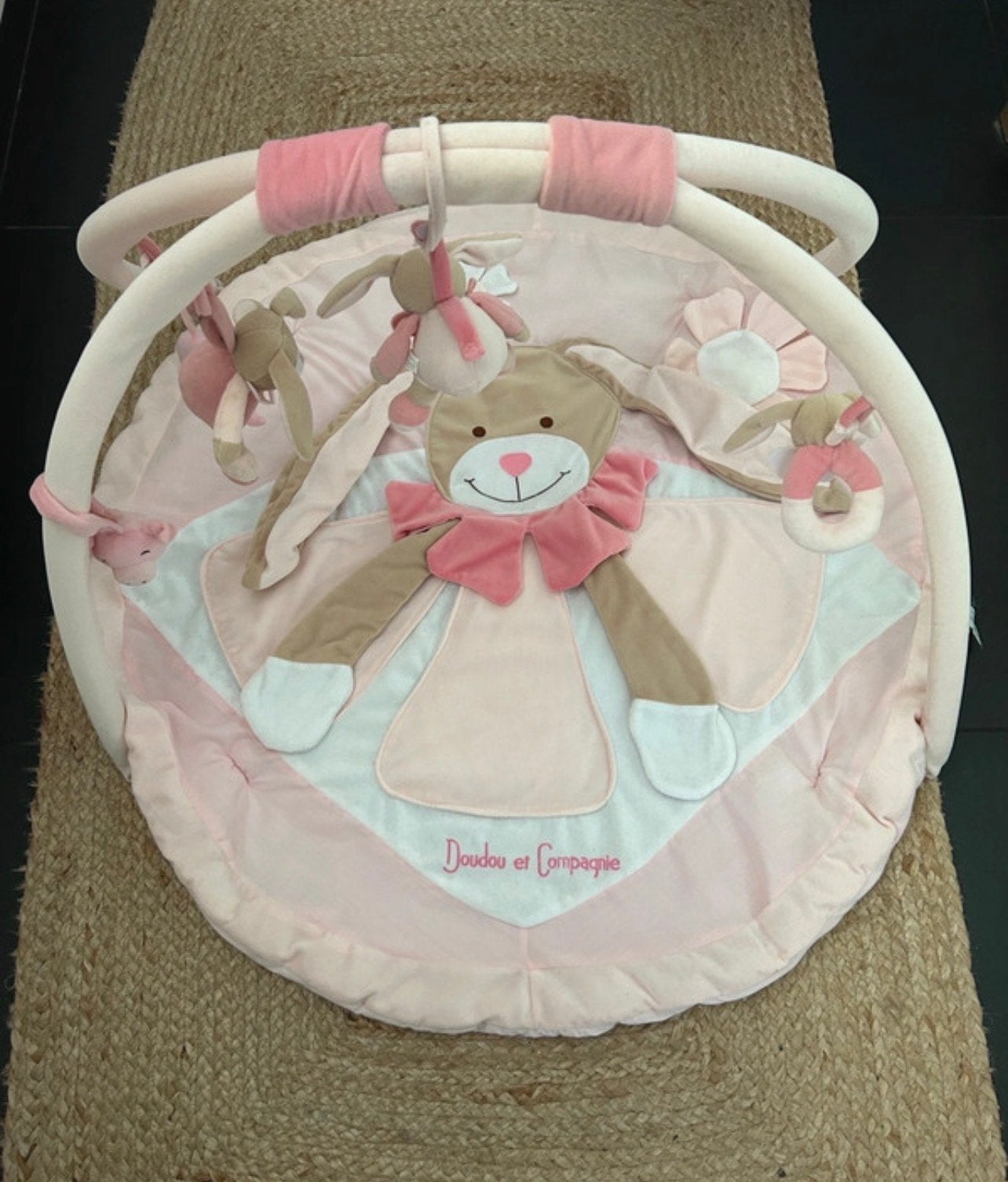 Doudou et Compagnie Speelkleed met Speelboog - Roze Konijn, Ophalen of Verzenden, Zo goed als nieuw