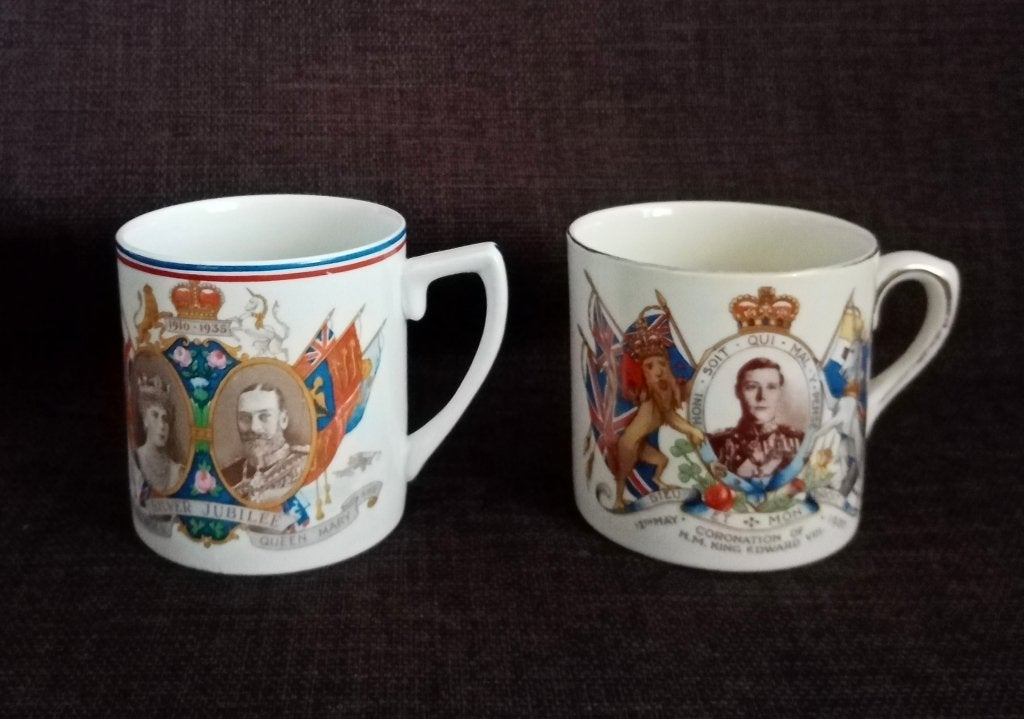 Brits Koningshuis antieke mokken, 1935 & 1937, Ophalen, Gebruikt, Buitenland, Servies