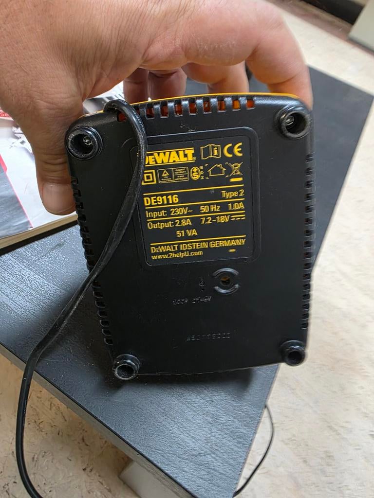 DeWalt DE9116 Oplader voor NiMH/NiCd Accu's 7.2-18V, Ophalen