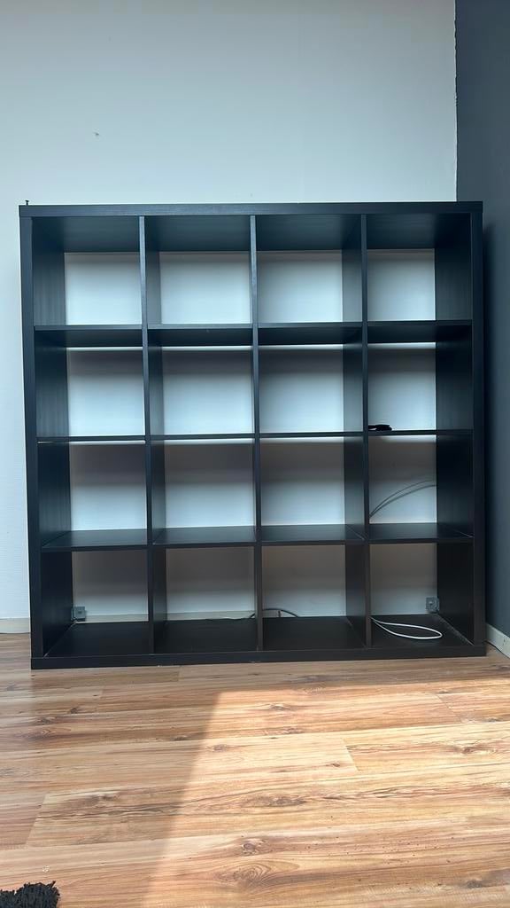 Zwarte vakkenkast van Ikea, Ophalen, Zo goed als nieuw, 25 tot 50 cm