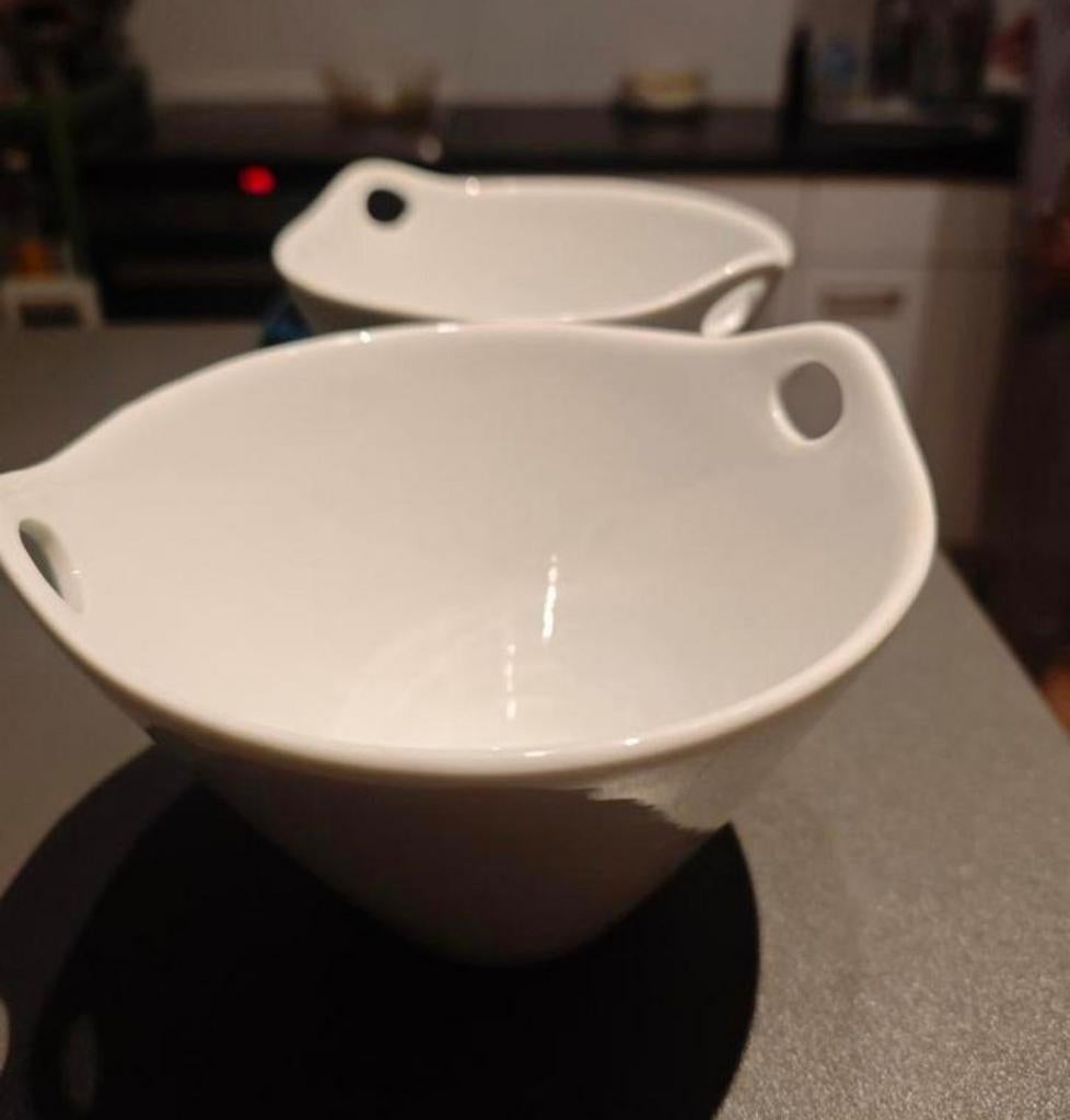 2 Witte kommen van Crate & Barrel, Keramiek, Ophalen of Verzenden, Zo goed als nieuw, Kom(men)