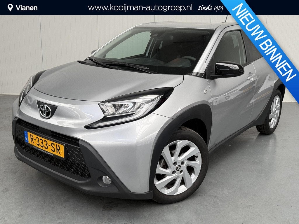 Toyota Aygo X 1.0 VVT-i MT first met carplay, Hoge instap, 1, Auto's, Stof, Gebruikt, 920 kg, 4 stoelen