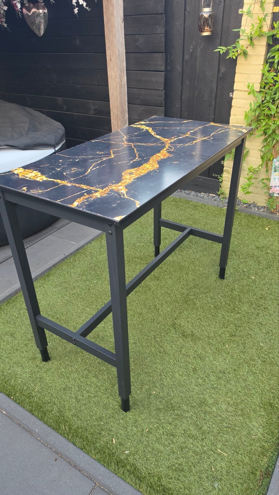 Zwarte bartafel met goud marmerlook blad, Tuin en Terras, Tuintafels, Ophalen, Gebruikt, Rechthoekig, Metaal