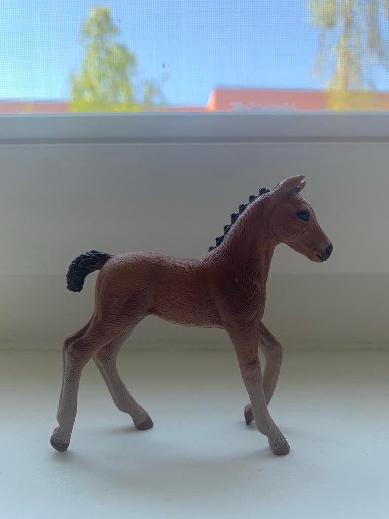 Schleich Hannover veulen bruin 13818, Ophalen of Verzenden, Zo goed als nieuw, Paard, Beeldje of Figuurtje
