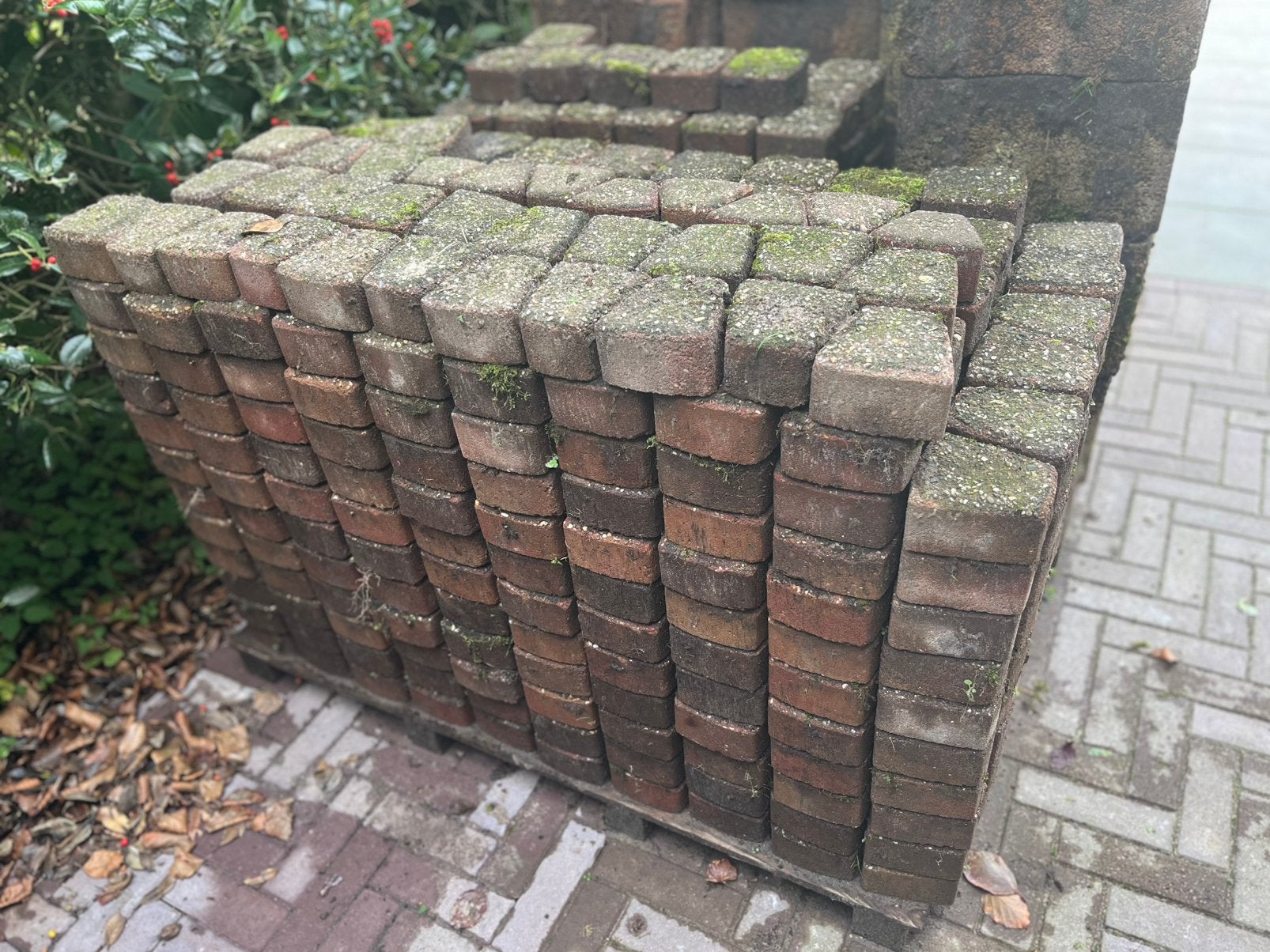 Partij stenen -  staat klaar op pallets, Ophalen, Gebruikt, Beton, Overige typen