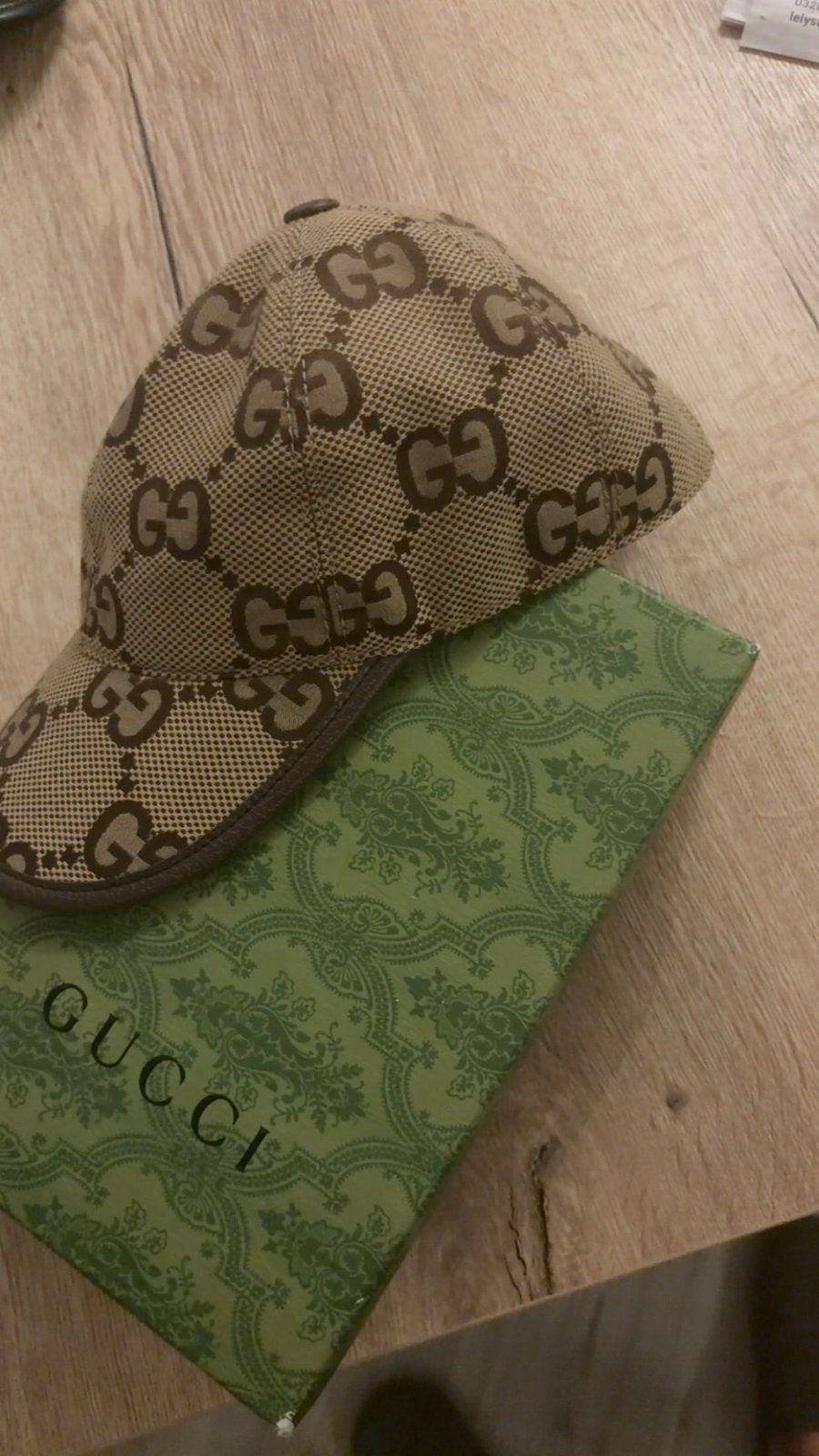 Gucci Pet Beige - Zo goed als nieuw, Ophalen of Verzenden, Zo goed als nieuw, Pet