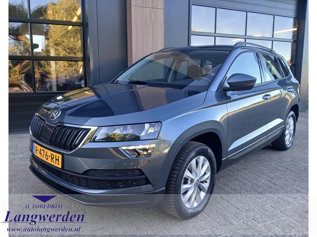 Skoda Karoq 1.0 TSI Style / trekhaak / apple carplay / andro, Voorwielaandrijving, Gebruikt, Euro 6, Karoq