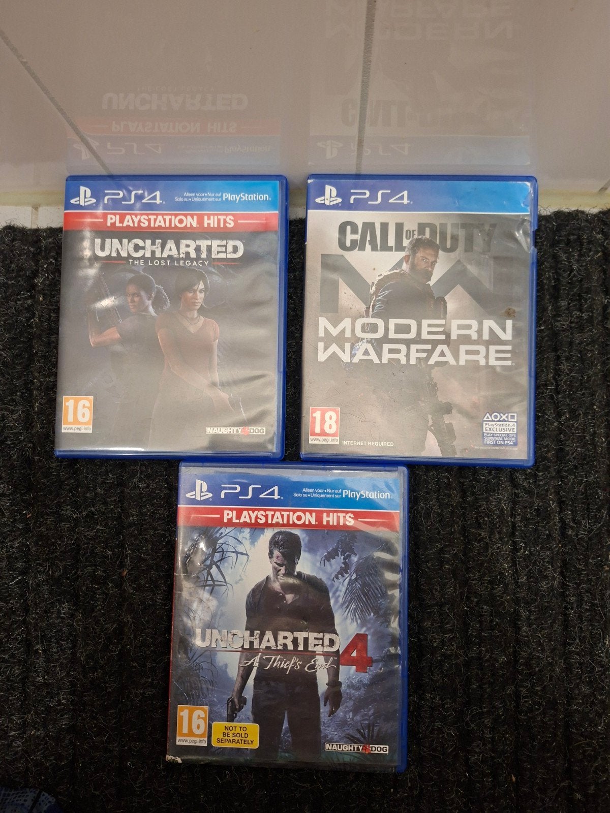 PS4 Games: Uncharted (2x) & Call of Duty Modern Warfare, Avontuur en Actie, Online, Gebruikt, Vanaf 18 jaar