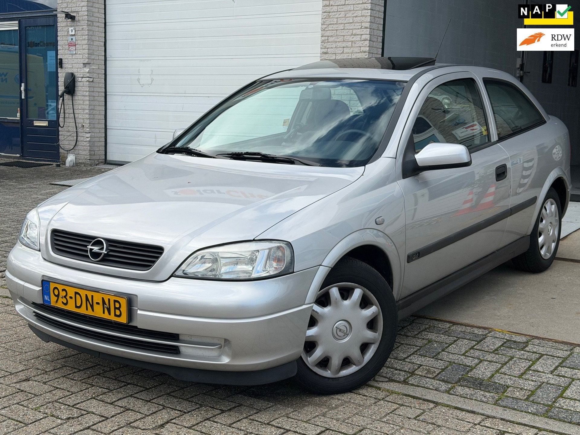 Opel Astra 1.6 Club/ AUTOMAAT/ 3drs/ nap/ goed onderhouden/, Auto's, 1063 kg, Gebruikt, 4 cilinders, 49 €/maand