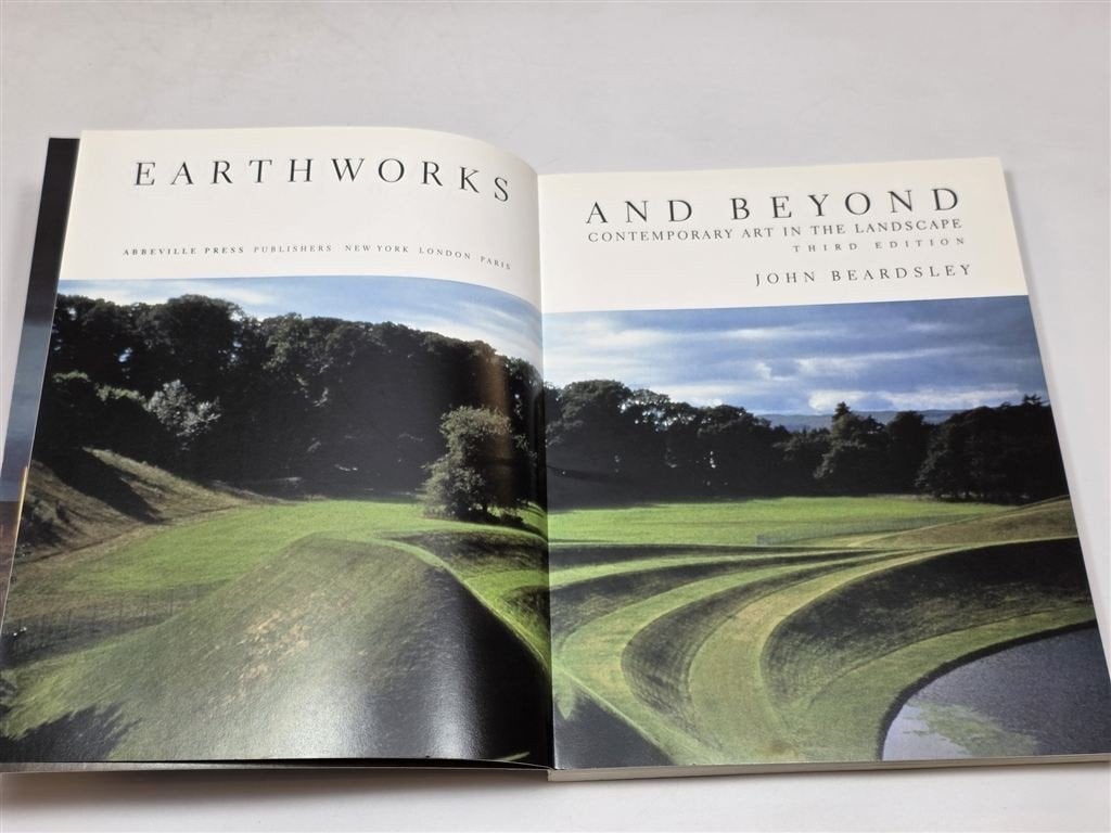 Earthworks and Beyond — Contemporary Art in the Landscape, Ophalen of Verzenden, Gelezen, Vogels
