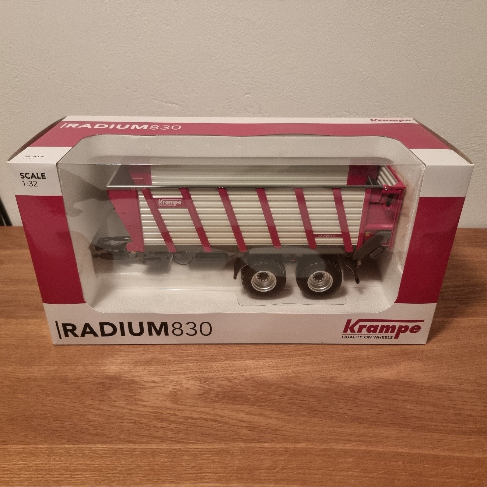 Krampe Radium 830 Universal Hobbies, Ophalen of Verzenden, Nieuw, Tractor of Landbouw, Universal Hobbies