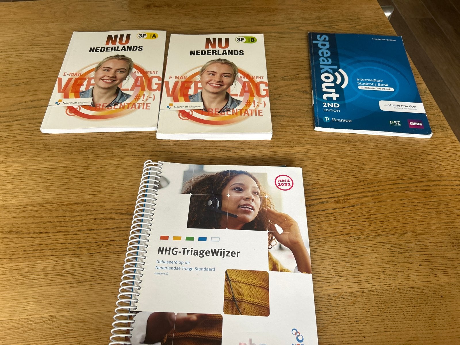 Diverse schoolboeken: Nederlands, engels en TriageWijzer, Boeken, Ophalen of Verzenden, Zo goed als nieuw, MBO
