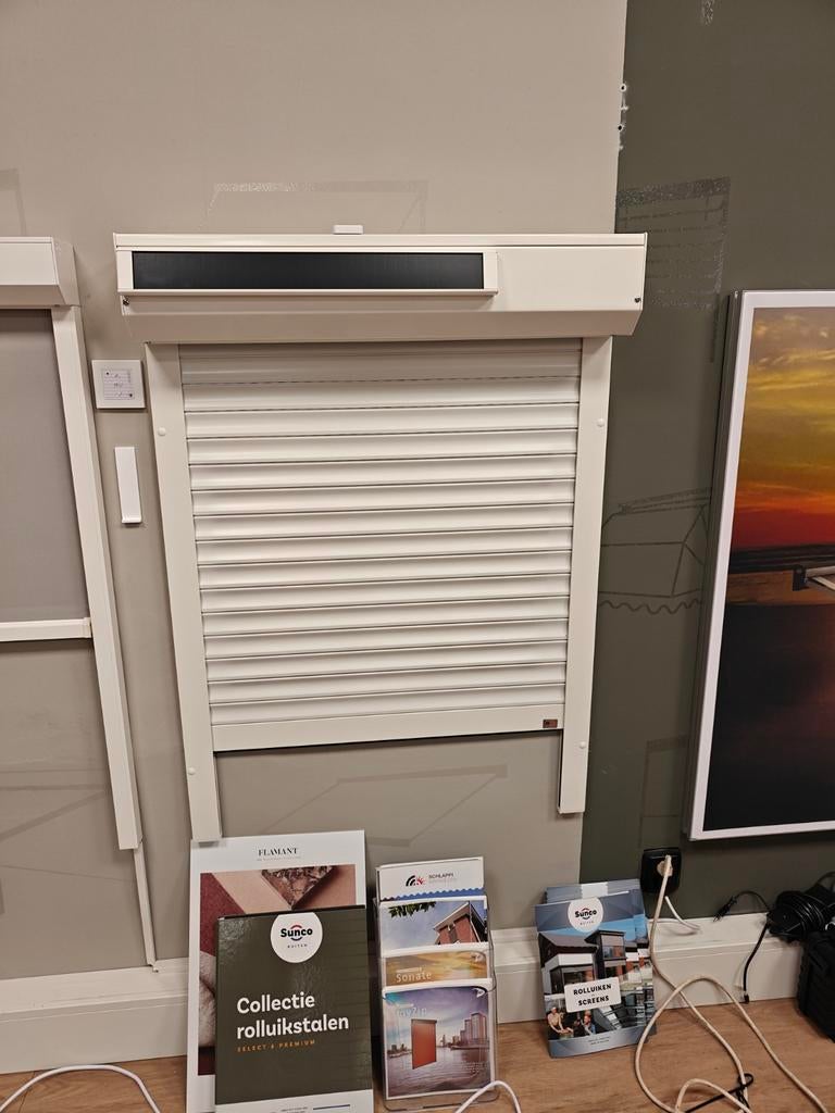 Rolluik MySun RAL 9010, 80x110cm, Brel solar motor, Doe-het-zelf en Verbouw, Rolluiken, Ophalen