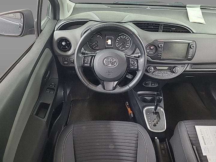 Toyota Yaris 1.5 Hybrid Dynamic 1e-Eig. & Keurig-Onderh BOVA, Auto's, 12 maanden, Gebruikt, 4 cilinders, Zwart