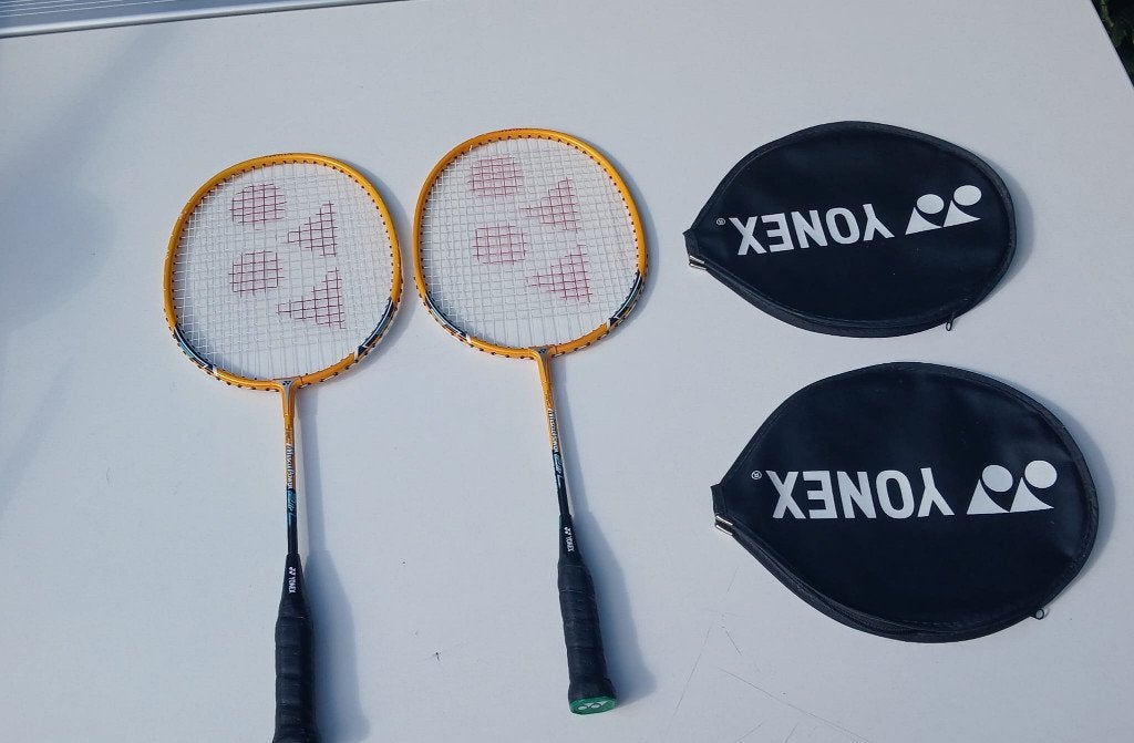 Yonex badminton racket set, Sport en Fitness, Badminton, Ophalen of Verzenden, Zo goed als nieuw, Racket(s)
