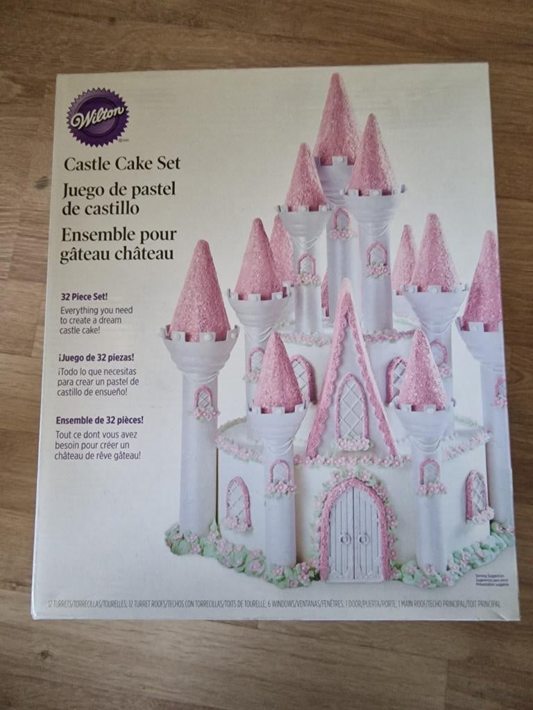 Wilton Castle Cake Set - Kasteel Taart Decoratie Set, Ophalen of Verzenden, Gebruikt, Taarten, Versiering