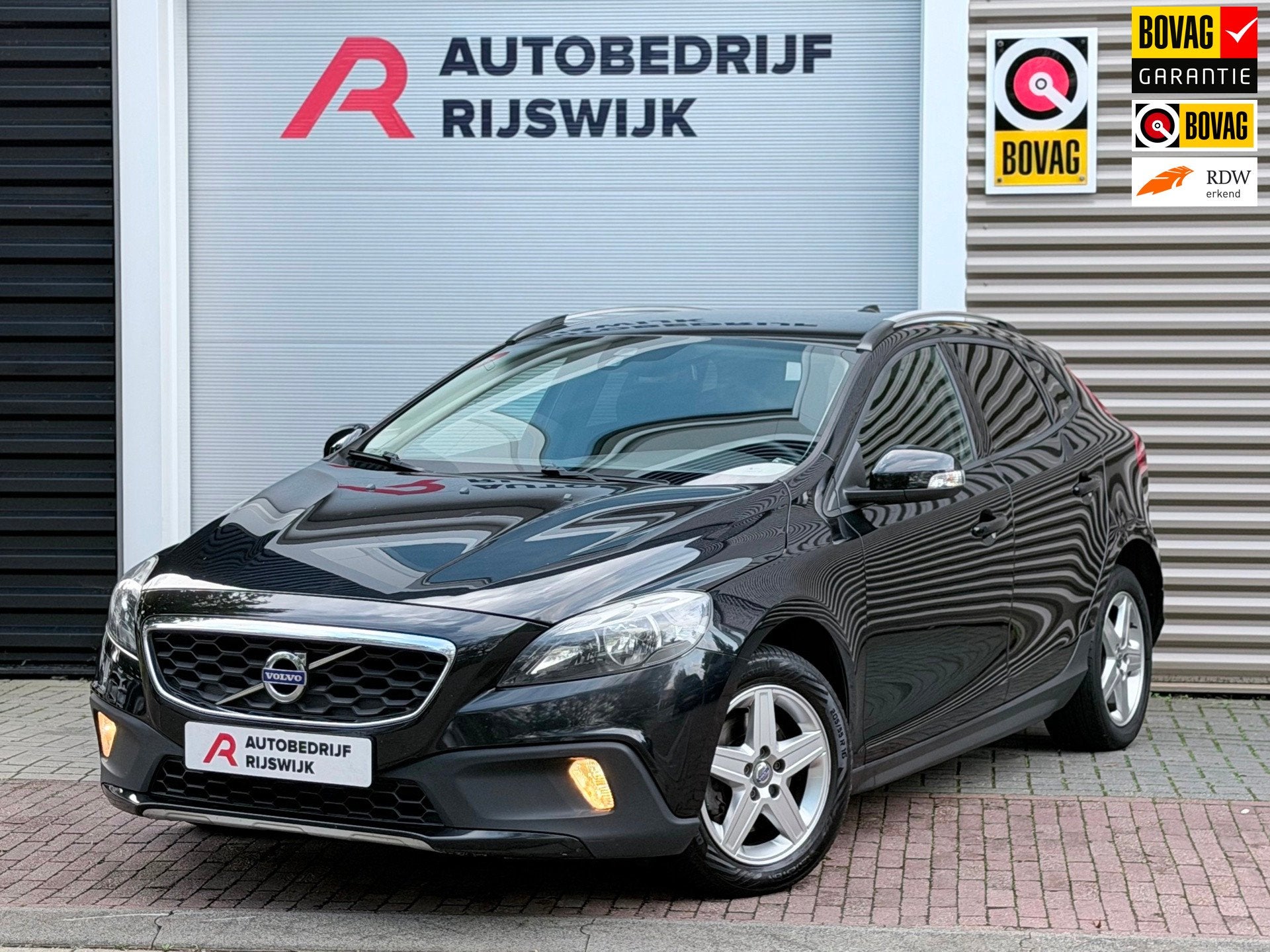 Volvo V40 Cross Country 1.6 D2 Summum Navigatie/Airco, Auto's, Euro 5, Gebruikt, 4 cilinders, 700 kg