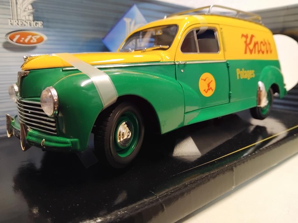 Peugeot 203 Break Tolé groen/geel Knorr Solido 1:18 KRD, Hobby en Vrije tijd, Modelauto's | 1:18, Ophalen of Verzenden, Zo goed als nieuw
