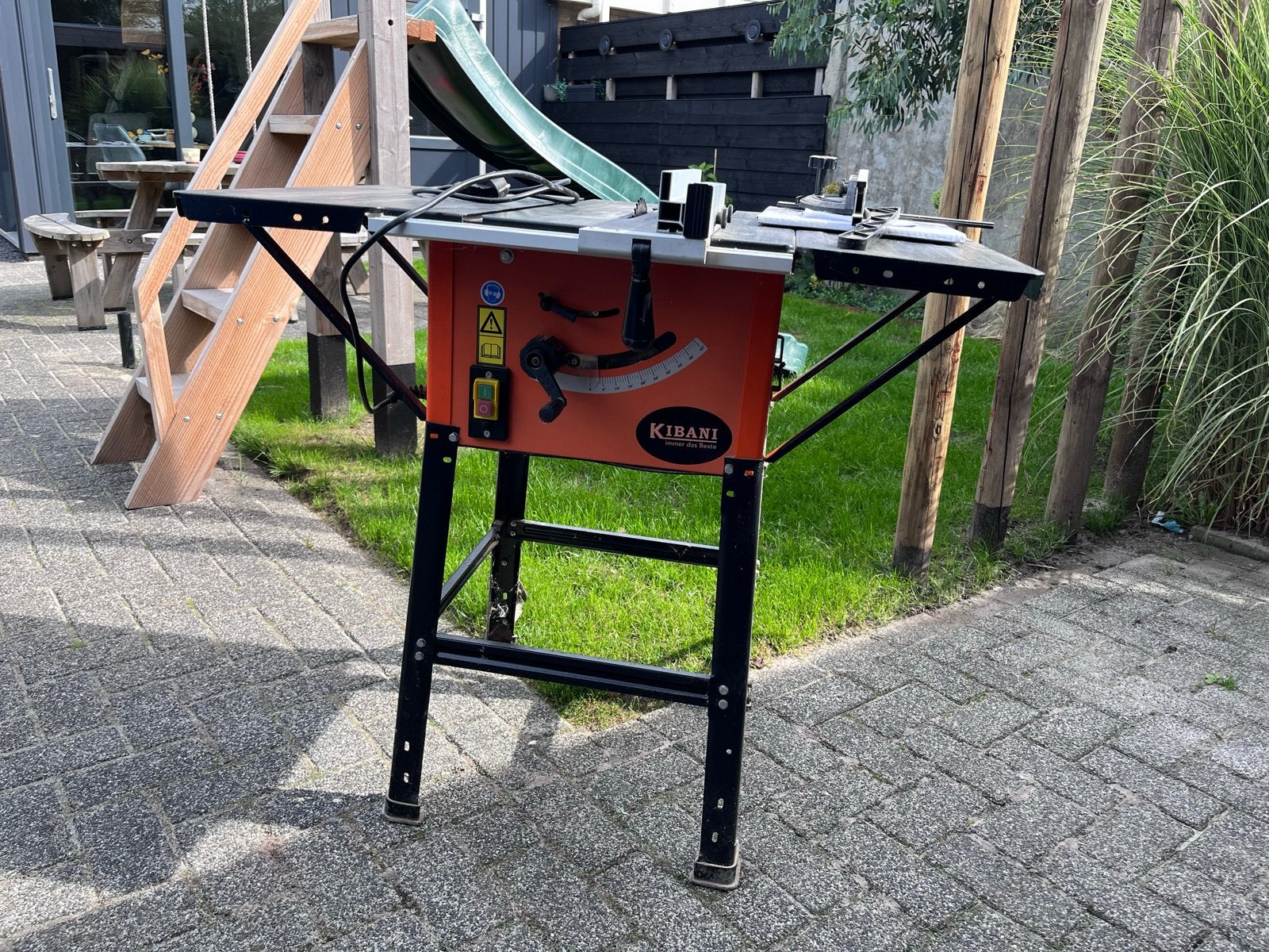 Kibani Tafelzaag - Krachtige Cirkelzaag voor Houtbewerking, Ophalen, Gebruikt, Cirkelzaag, 600 tot 1200 watt