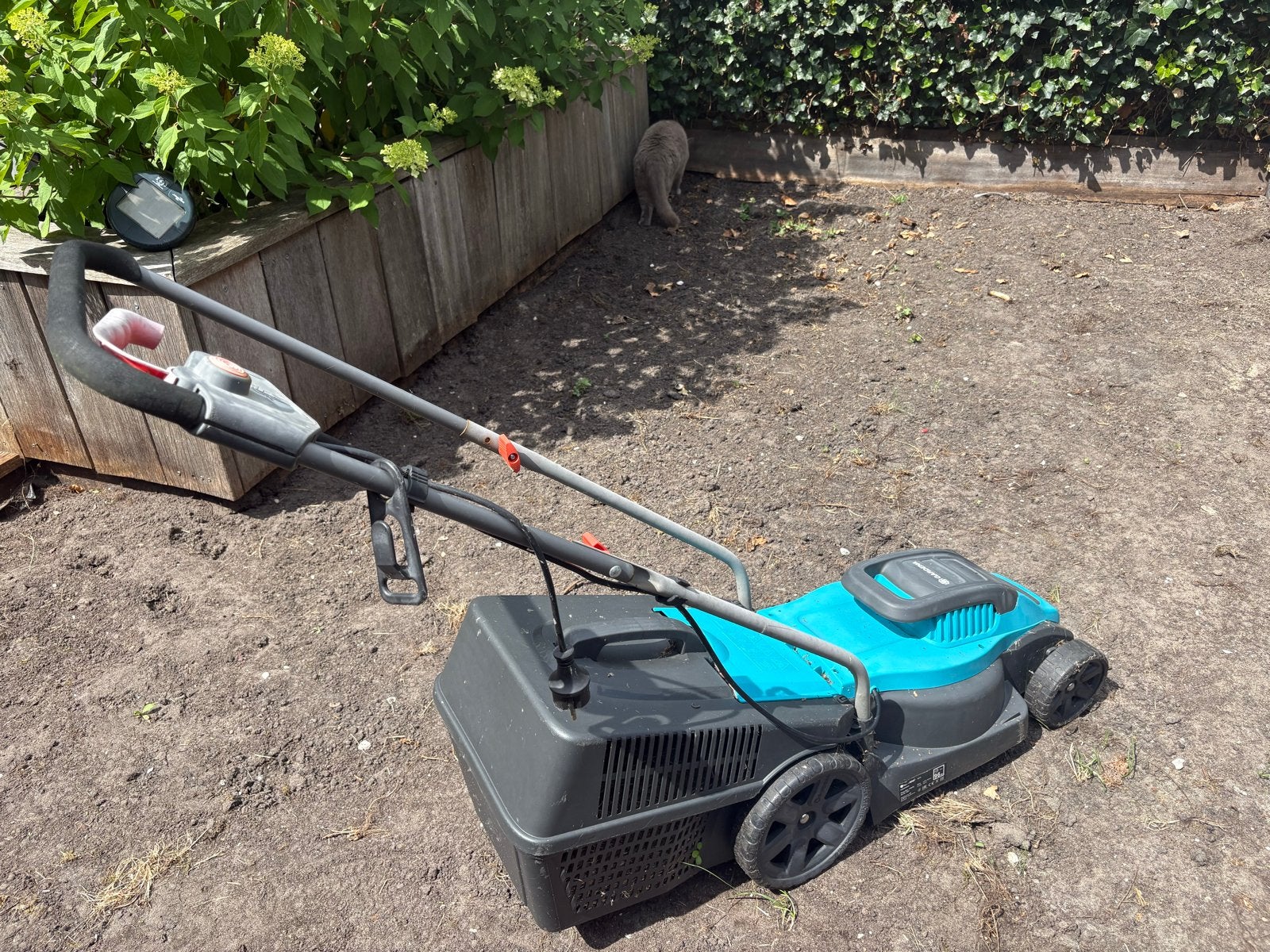 Goed werkende Gardena PowerMax 1100/32 grasmaaier, Ophalen, Cirkelmaaier, Gebruikt, Elektrische grasmaaier