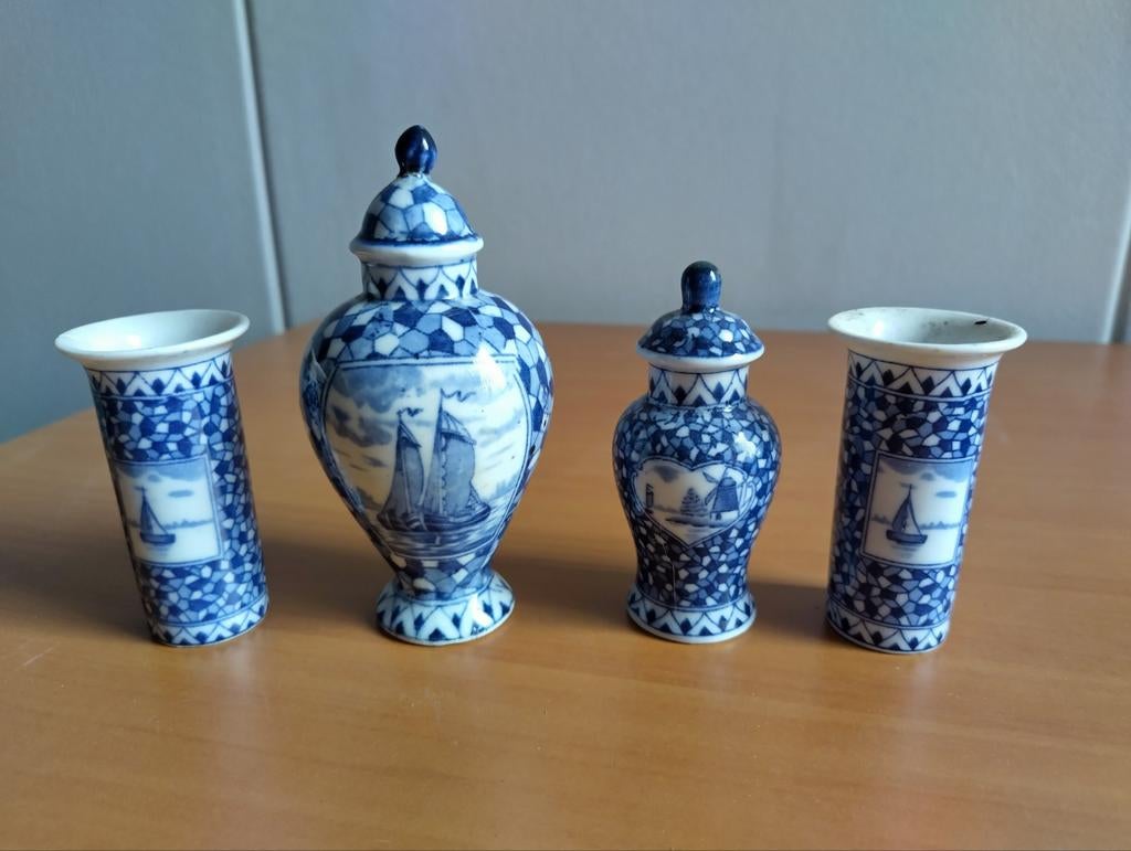 Set van 4 mini vaasjes, Villeroy en Boch achtig, Ophalen of Verzenden