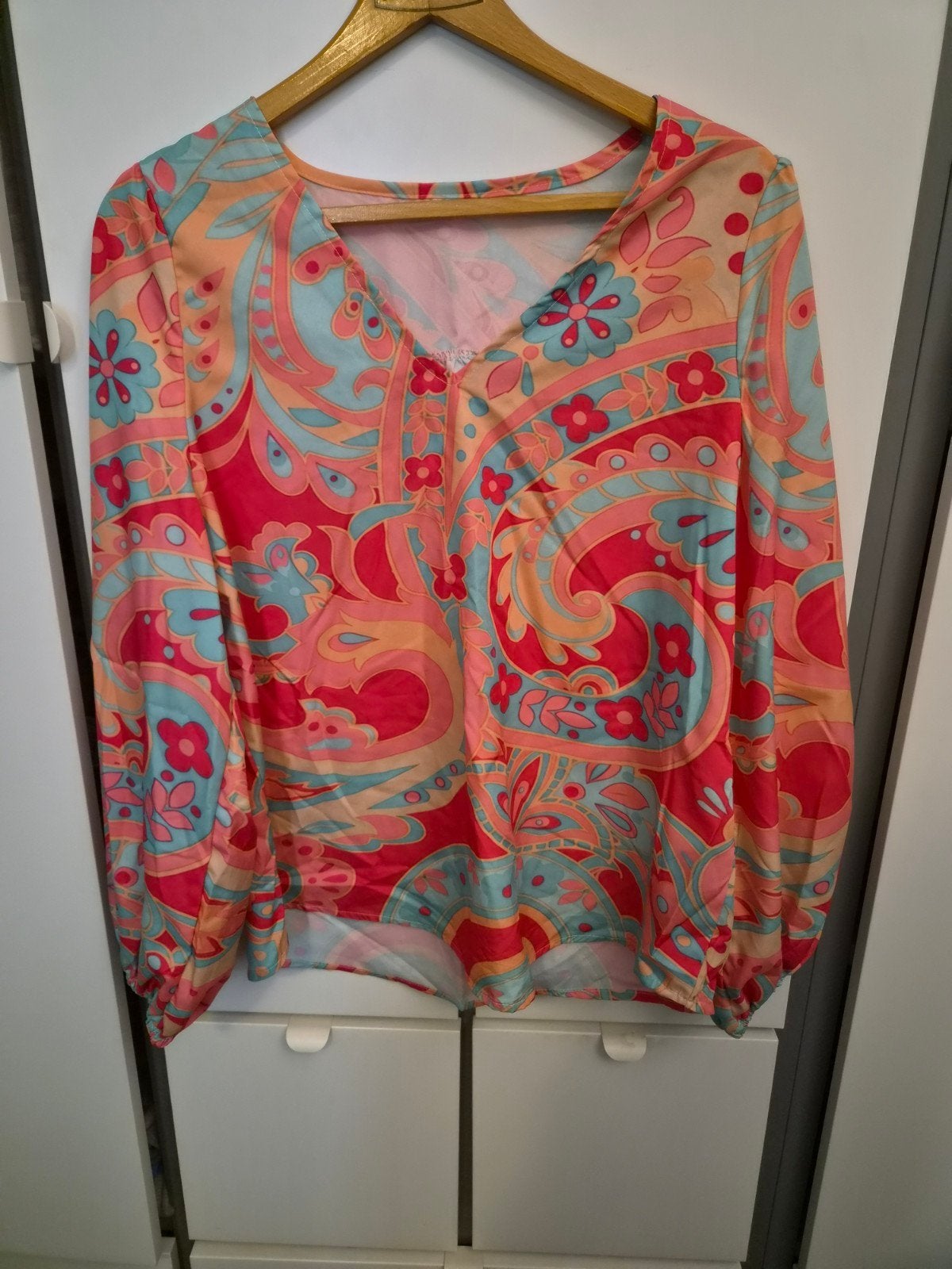 Vrolijke blouse met paisley print, maat 40/42, Maat 42/44 (L), Nieuw, Ophalen of Verzenden, Onbekend