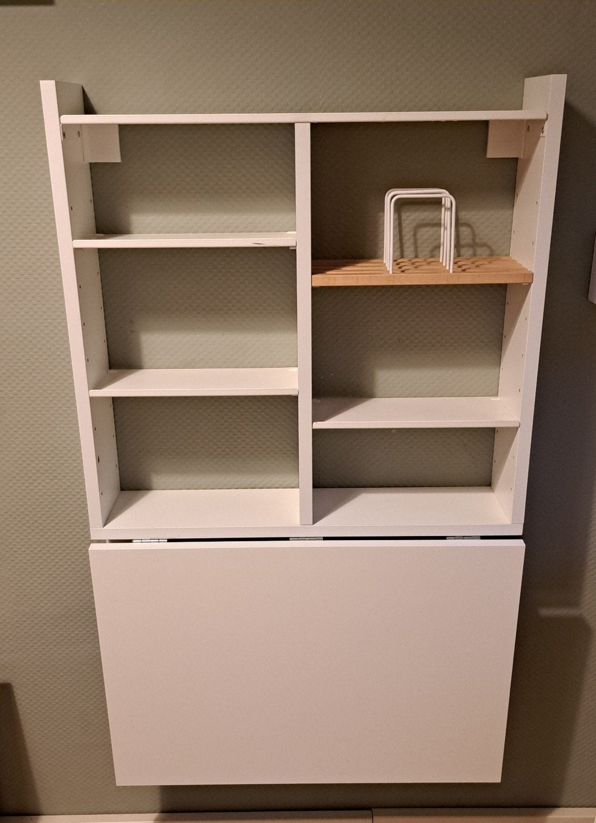 Ikea wandbureau met veel opbergruimte, Huis en Inrichting, Bureaus, Ophalen of Verzenden, Gebruikt