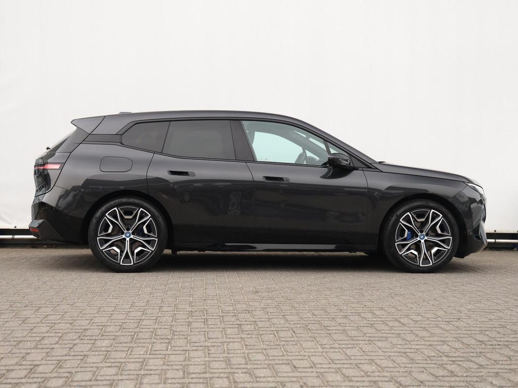 BMW iX xDrive40 Business Edition Plus 77 kWh | 360 camera, Automaat, Stof, Gebruikt, 495 min