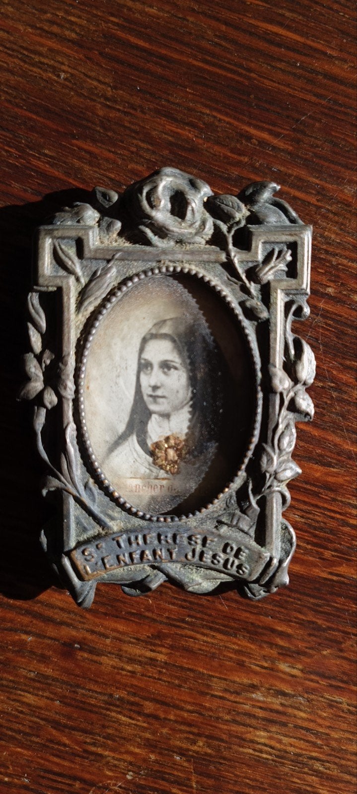 Antieke Relikwie St. Theresia van Lisieux Medaillon, Ophalen of Verzenden