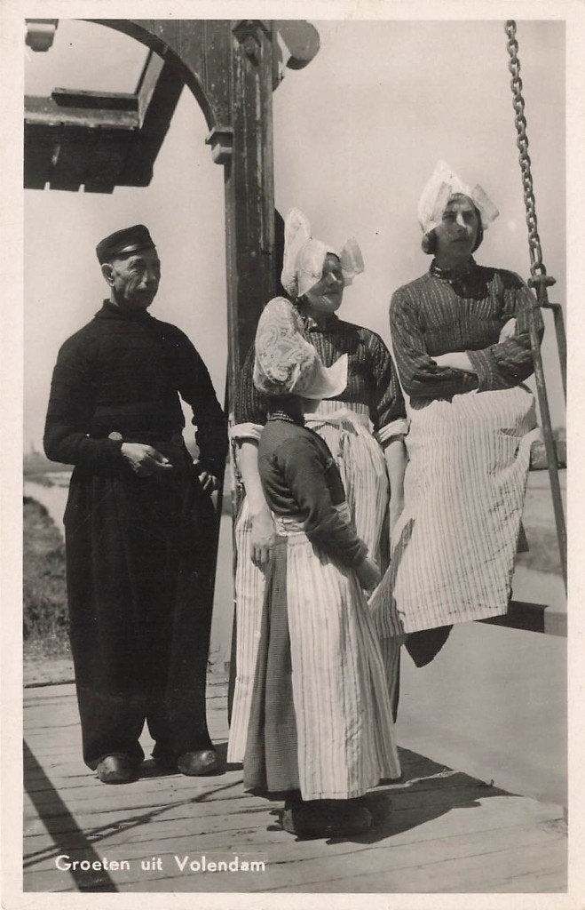 Volendam, Klederdracht, Ophalen of Verzenden, 1940 tot 1960, Ongelopen, Noord-Holland