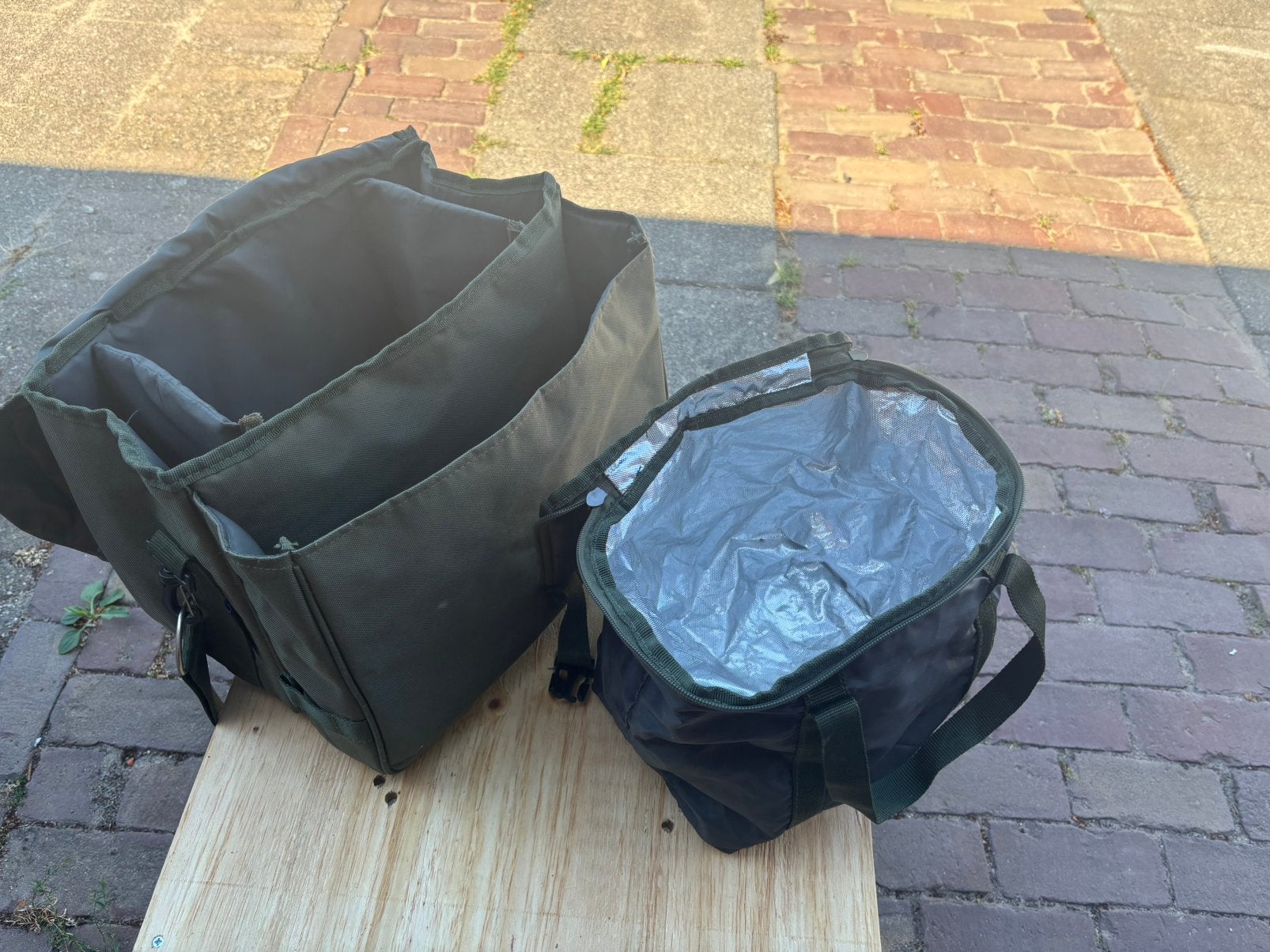 Opbergtas + extra koeltas voor vismaterialen, Ophalen, Zo goed als nieuw