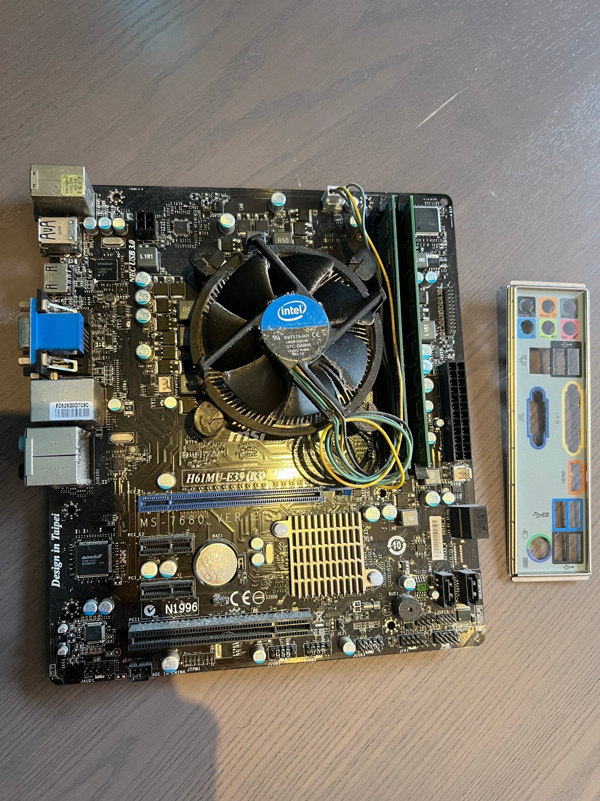 MSI H61MU-E35 (B3) Moederbord met CPU, RAM en Koeler, Computers en Software, Ophalen of Verzenden, Gebruikt, Intel, DDR3