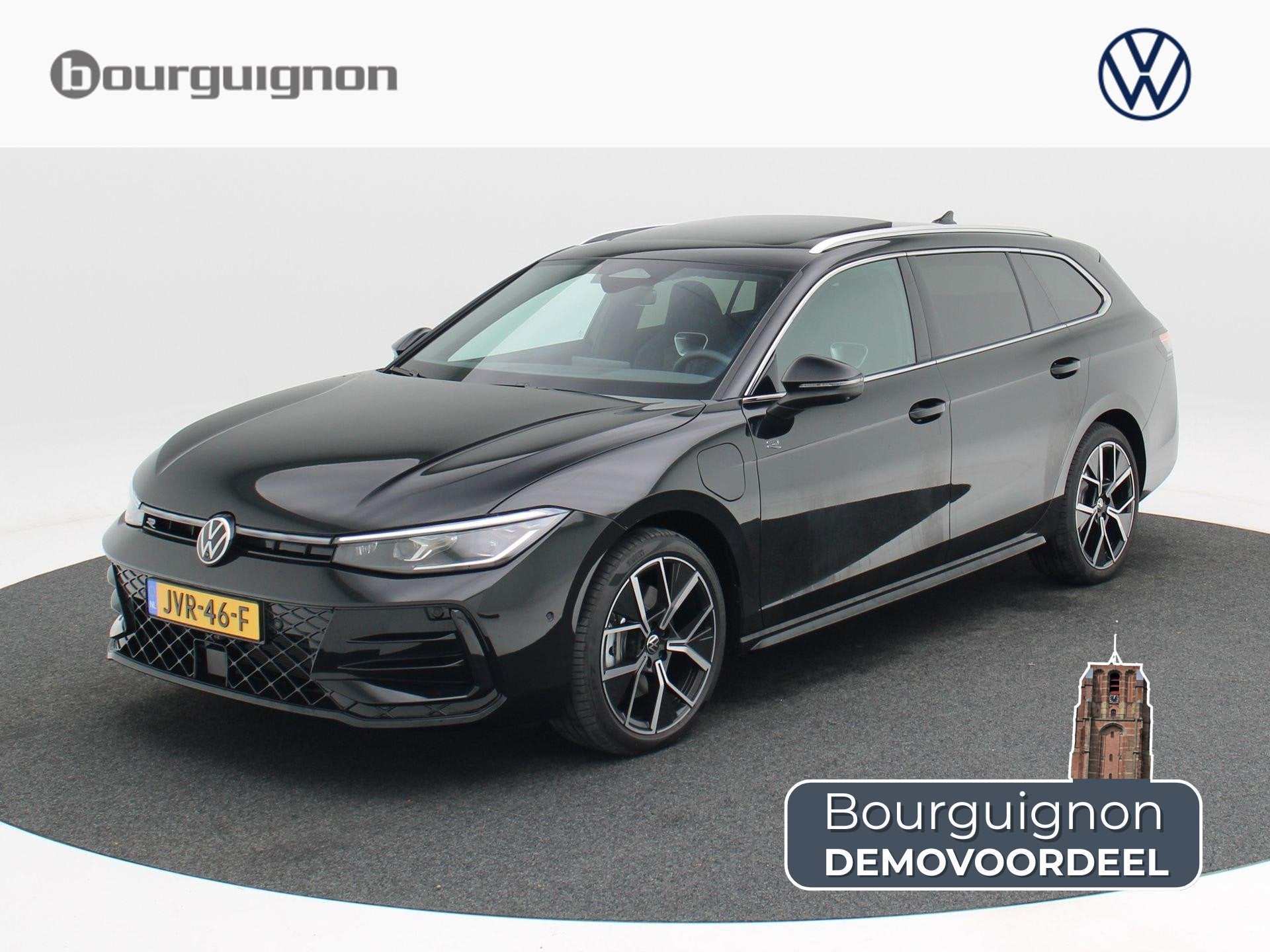 Volkswagen Passat R-Line Edition 1.5 eHybrid 204 PK | Panora, Auto's, Volkswagen, Stof, 4 cilinders, Automatische klimaatregeling