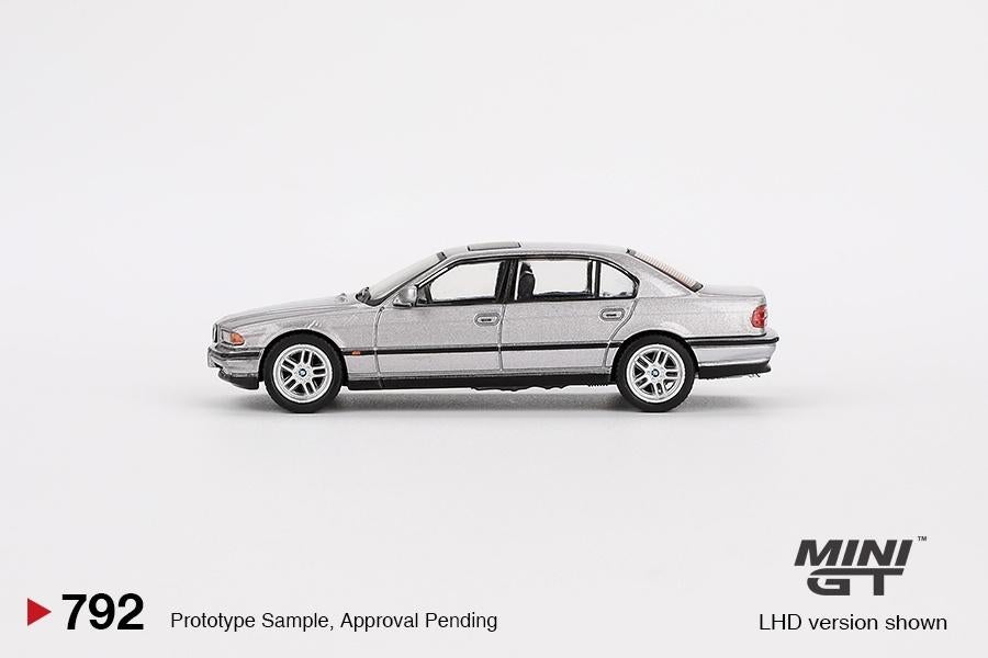 Mini GT 1/64 - BMW 750IL Aspen Silver Metallic Mgt429, Verzenden, Nieuw, Auto