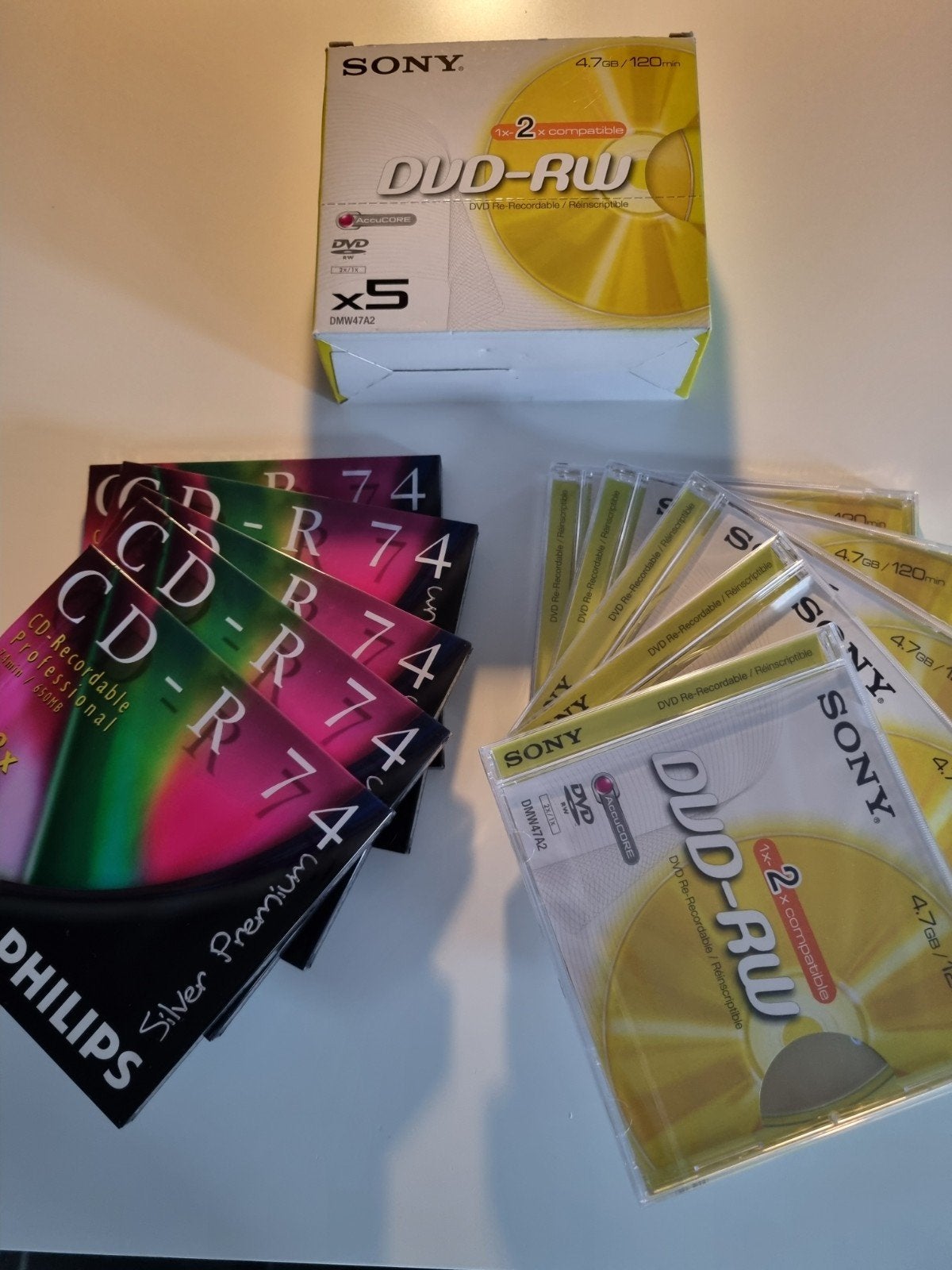10 dvd -rw en 5 cd-r 74, Computers en Software, Beschrijfbare discs, Ophalen of Verzenden, Nieuw, Dvd