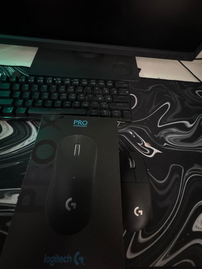 Logitech G Pro X Superlight Gaming Muis Draadloos, Rechtshandig, Muis, Gaming muis, Ophalen of Verzenden