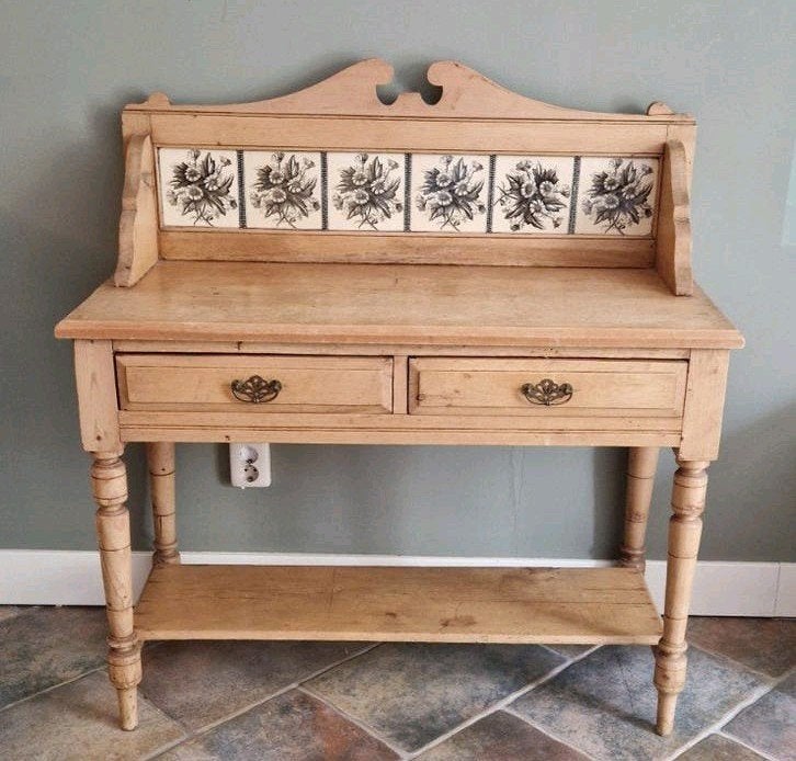 Vintage houten sidetable met twee lades en tegeldecoratie, Ophalen